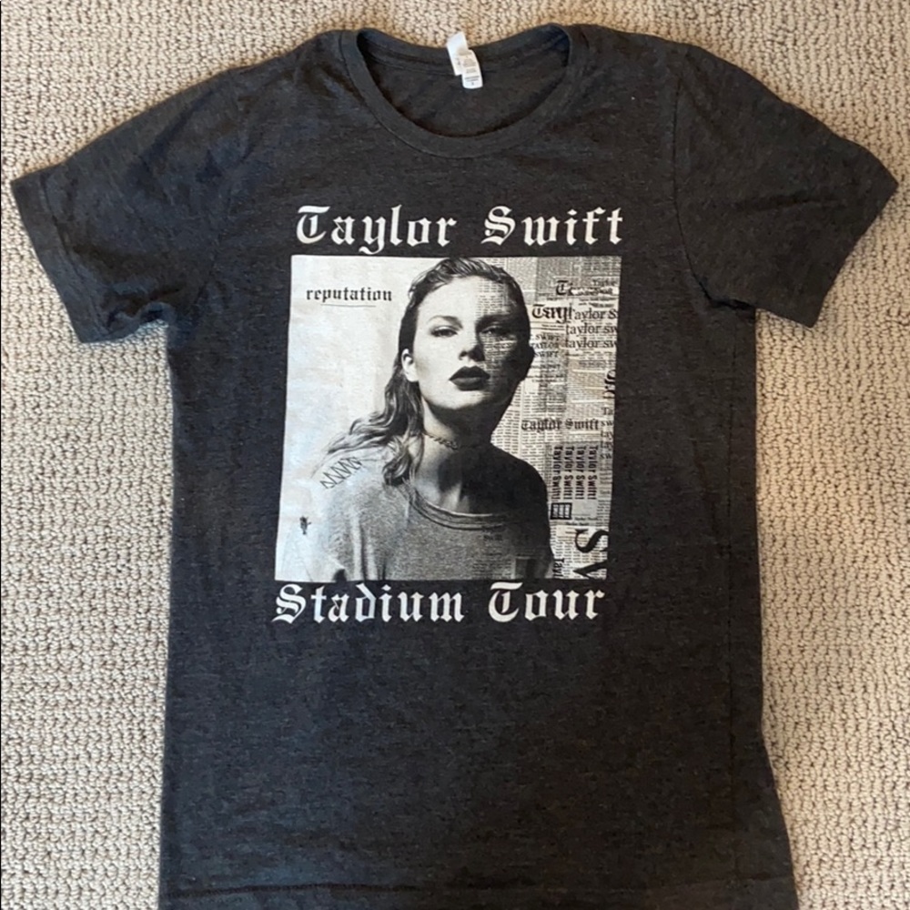 Taylor Swift, Reputation tour T shirt